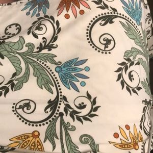 Lularoe Mommy & Me Cream Paisley Leggings
